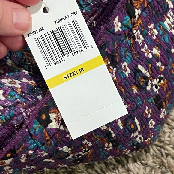 Band of the free nwt AGATHE PURPLE FLORAL SMOCKED TOP - Picture 7 of 11